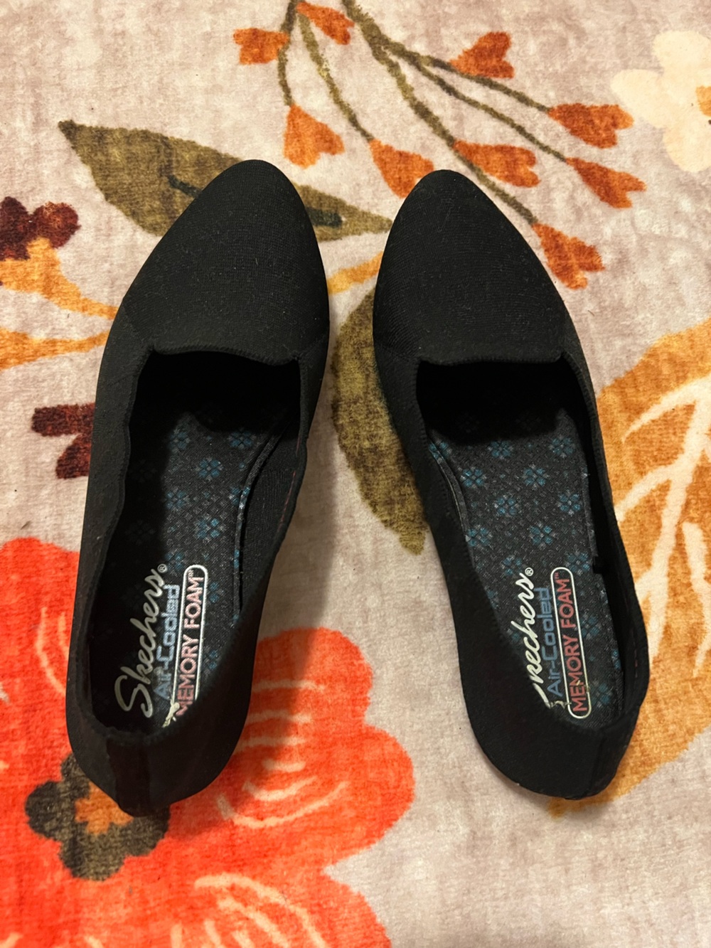 Like NEW Skechers Black Memory Foam Slip-On Flats like Rothy’s